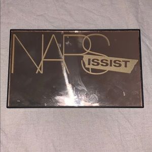 Narcissist loaded eyeshadow palette